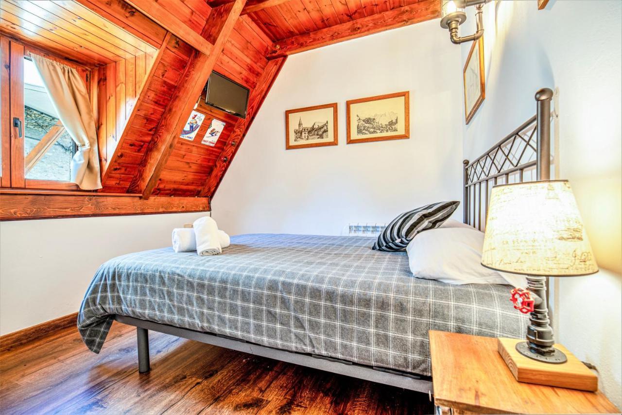 Apartamentos Aran Montcorbau Екстер'єр фото