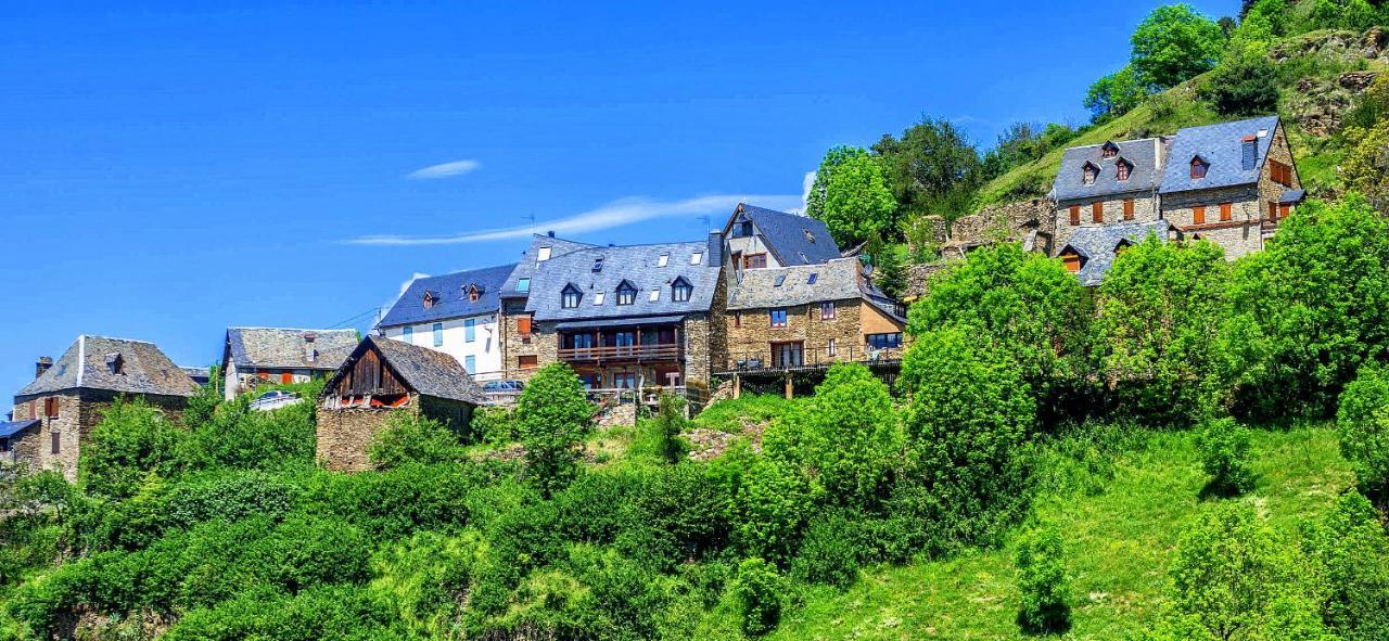 Apartamentos Aran Montcorbau Екстер'єр фото