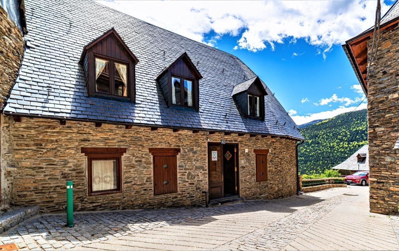 Apartamentos Aran Montcorbau Екстер'єр фото